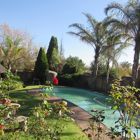 Oasis Of Life Guest House Witbank Exterior foto