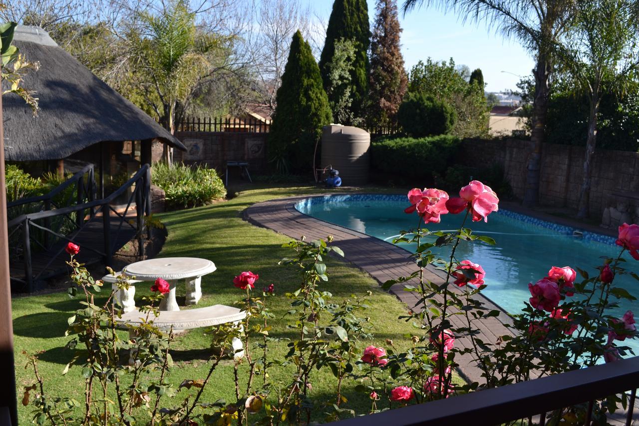 Oasis Of Life Guest House Witbank Exterior foto