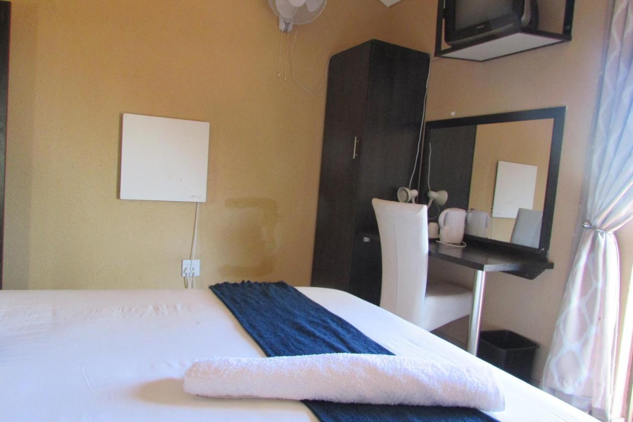Oasis Of Life Guest House Witbank Exterior foto